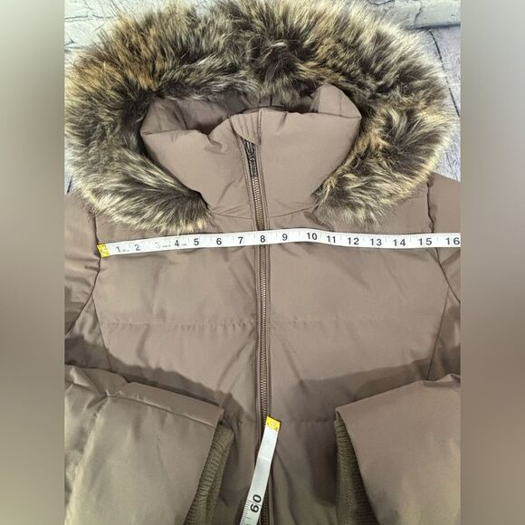 Land’s End Taupe Faux Fur Hood Trim Minimalist Classic Down Winter Coat L - Picture 10 of 12